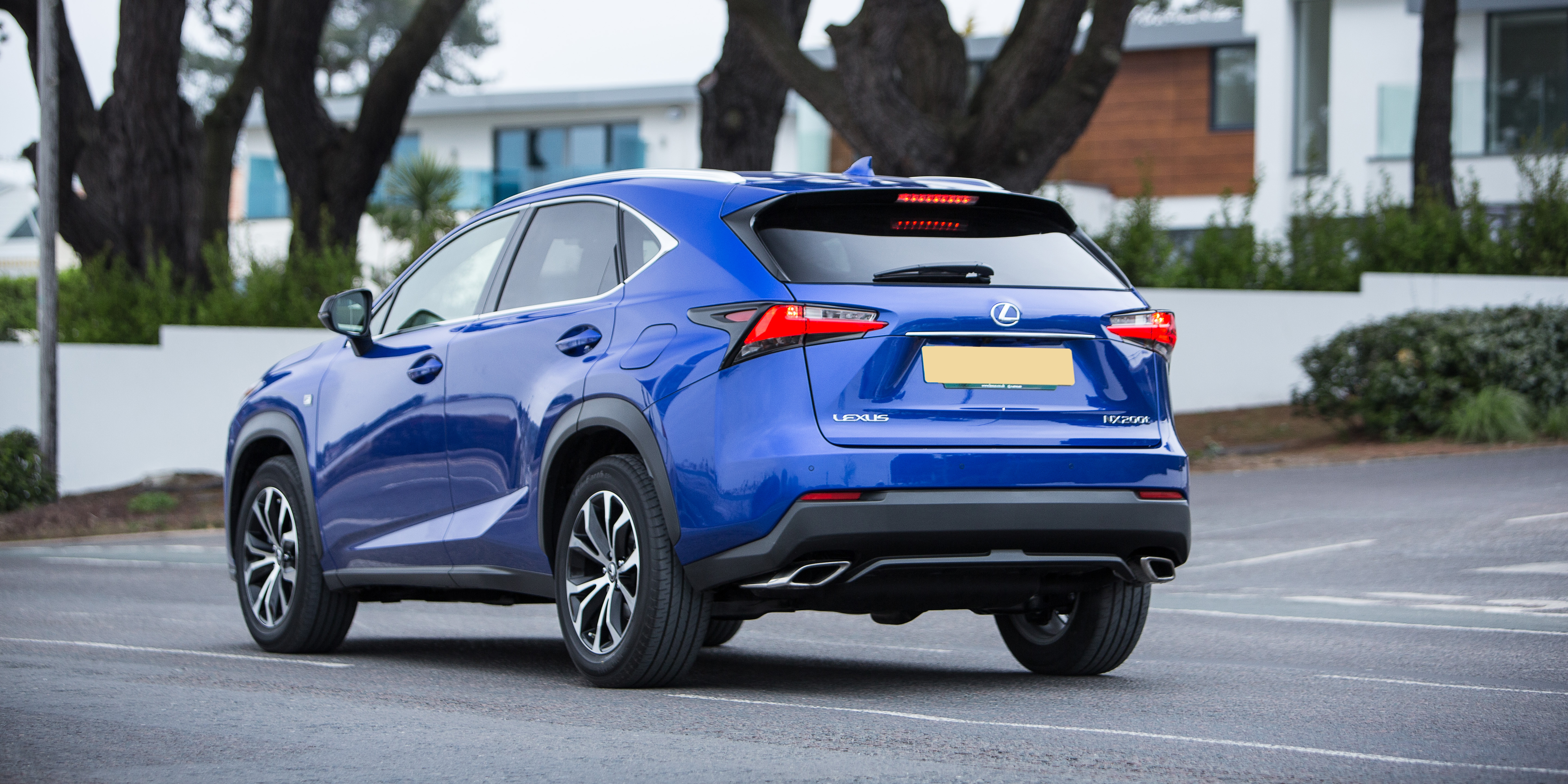 Lexus NX Review carwow