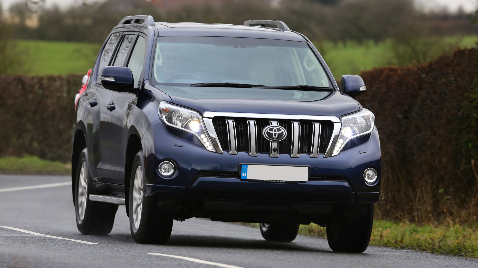 10 best Land Rover Defender alternatives carwow