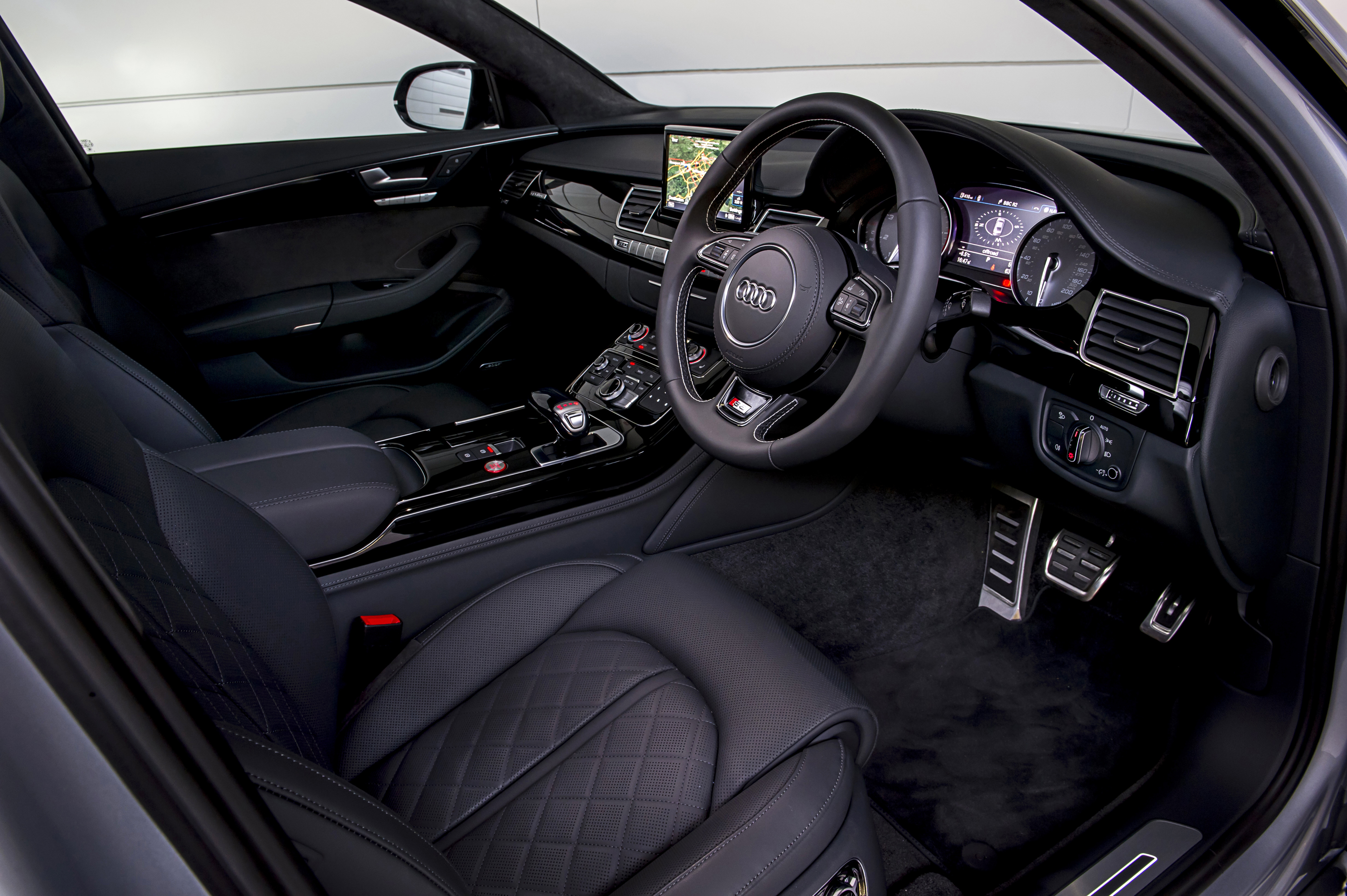 Audi s8 салон