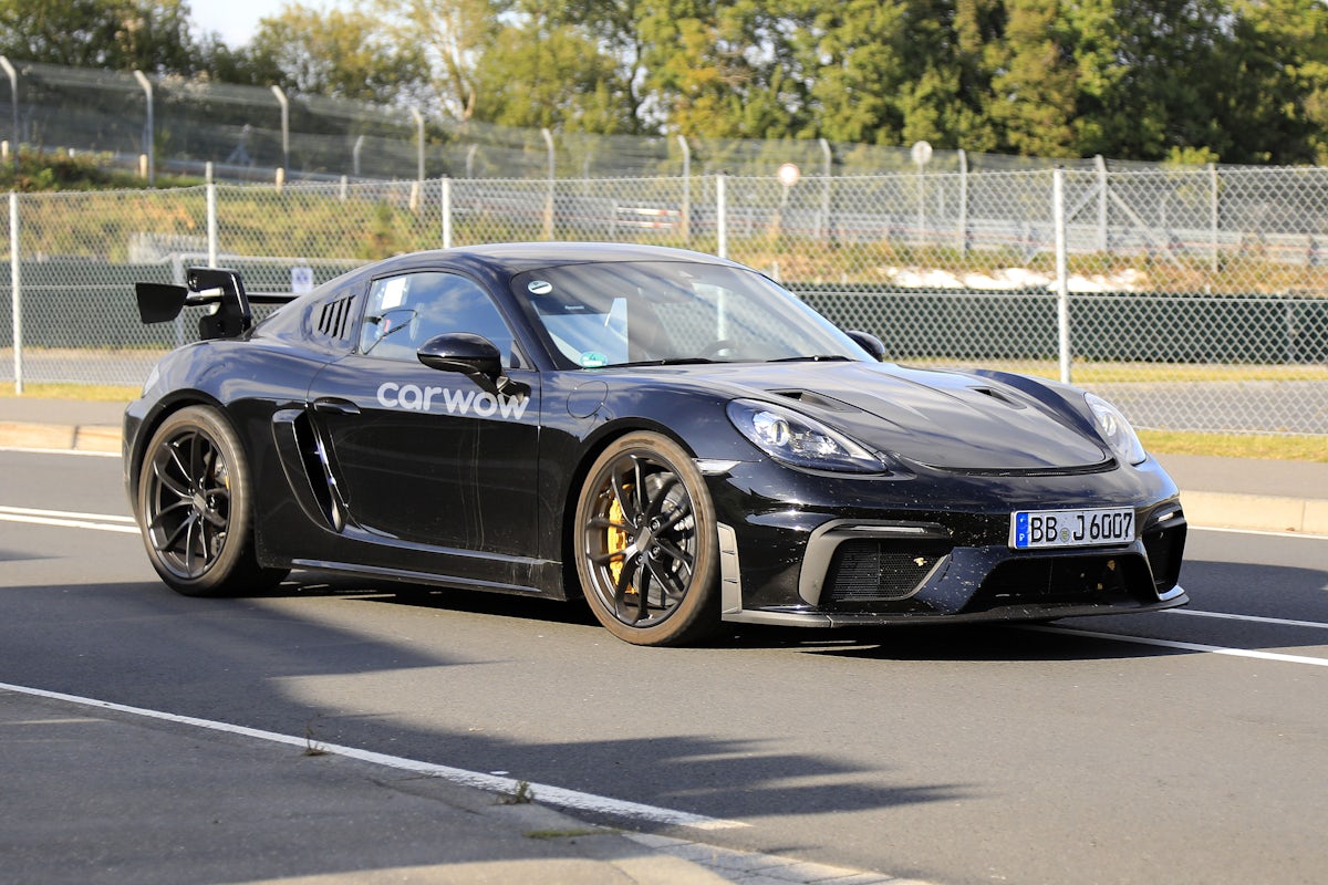 Porsche Cayman GT4 RS snapped at the Ring carwow