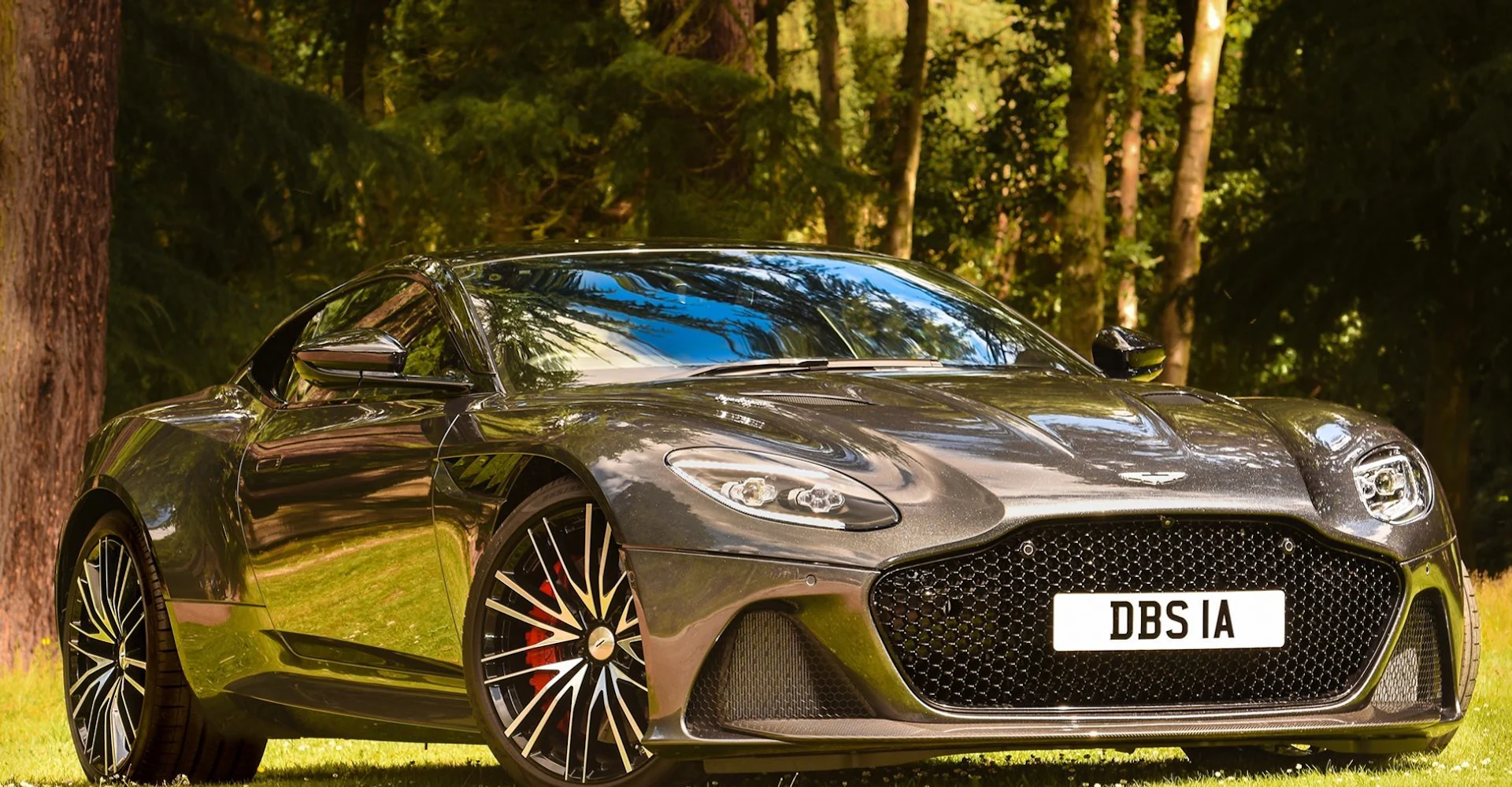 Number plate retention guide | Carwow