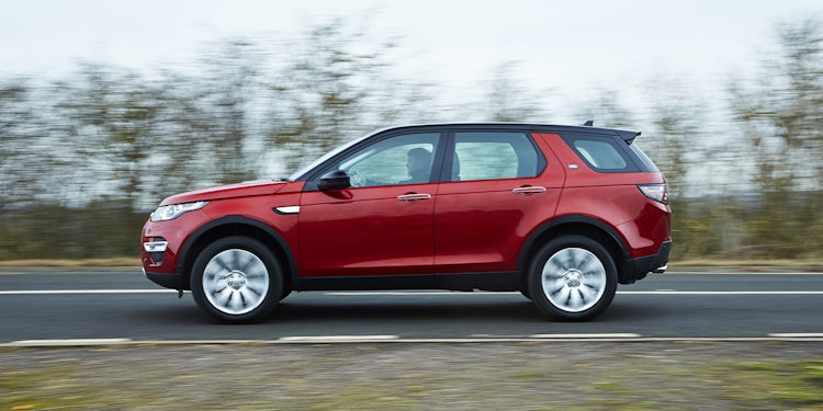 herder Neem een ​​bad tegel New Land Rover Discovery Sport (2015-2019) Review | Drive, Specs & Pricing  | carwow