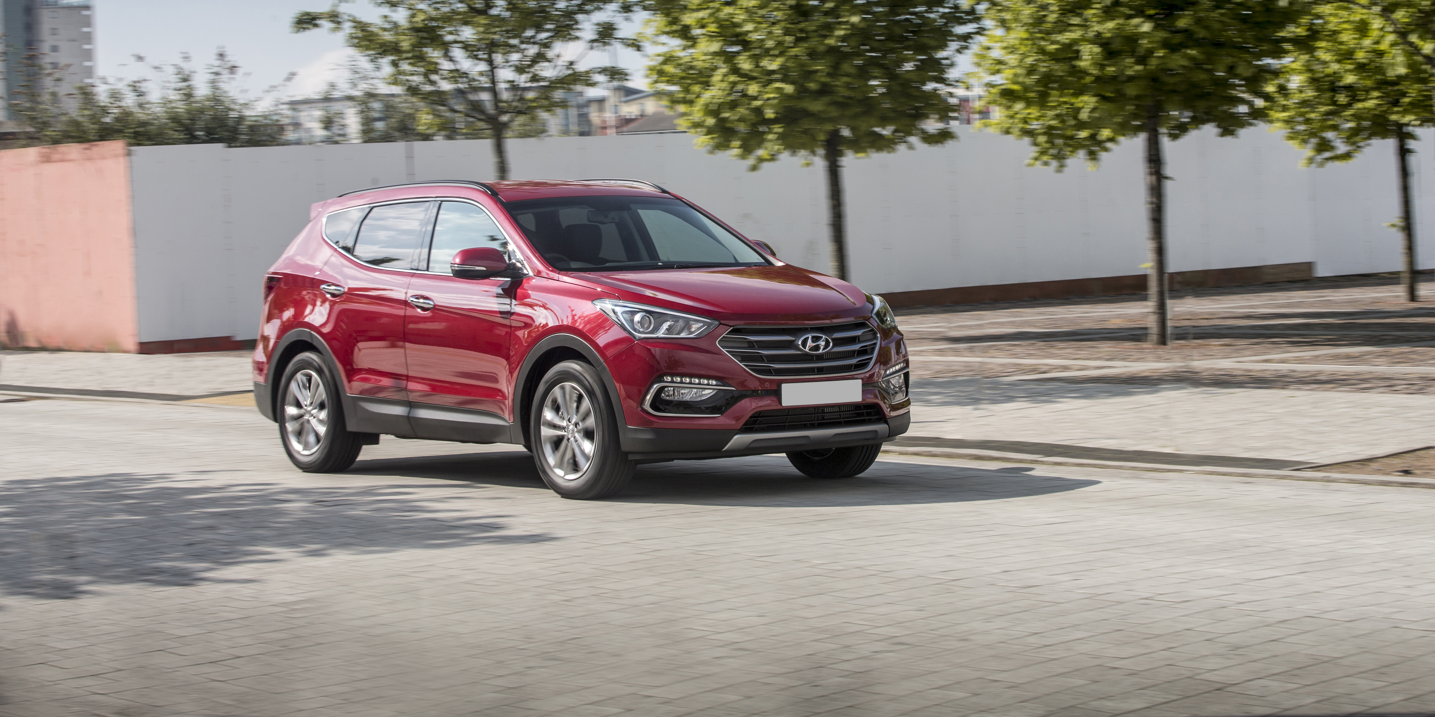 Hyundai Santa Fe Review carwow