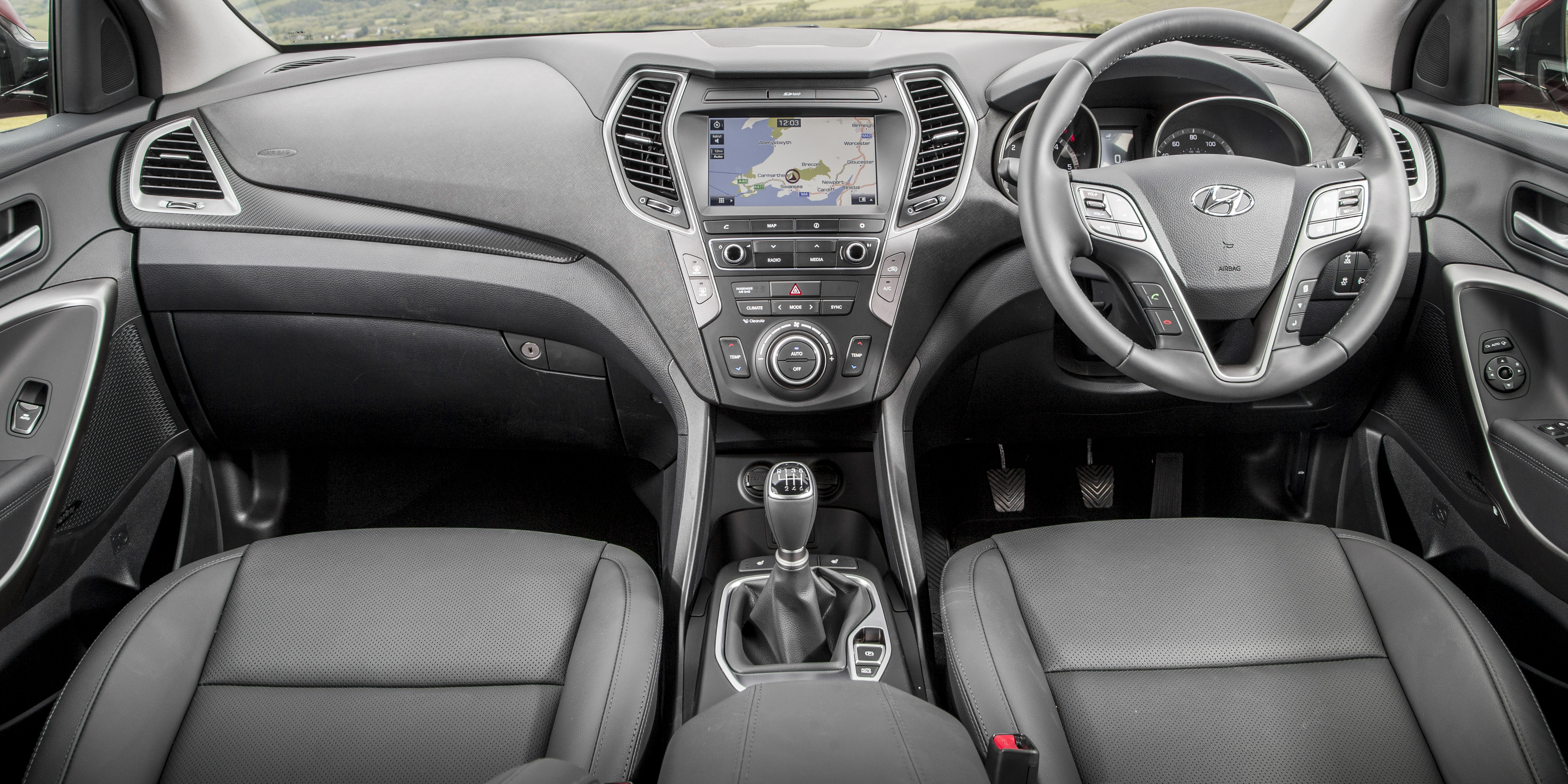 santa fe hyundai interior pictures