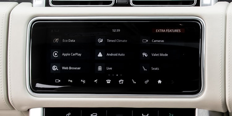 Range Rover Interior & Infotainment | carwow