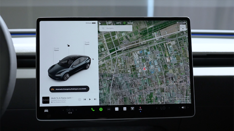 Tesla Model 3: interior, dashboard & infotainment 2024