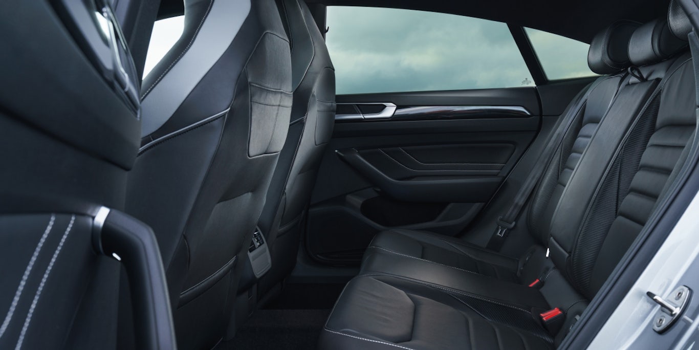 Volkswagen Arteon R Review 2023 | Drive, Specs & Pricing | carwow