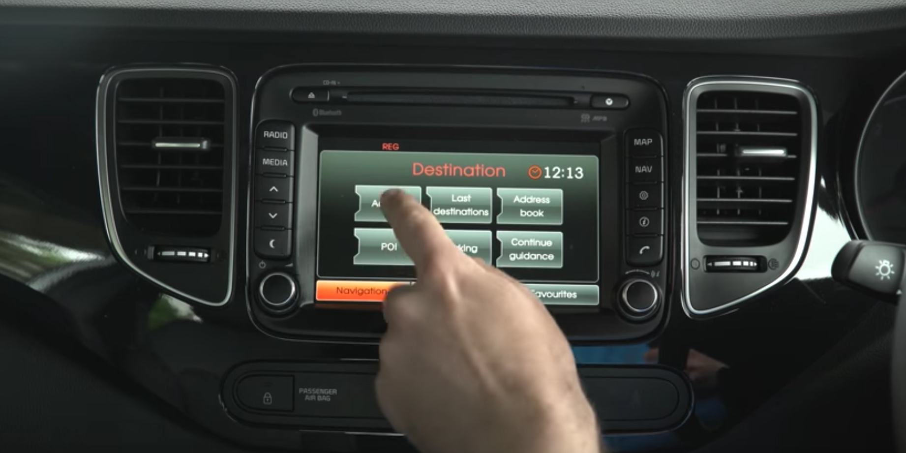 Kia Carens Review carwow