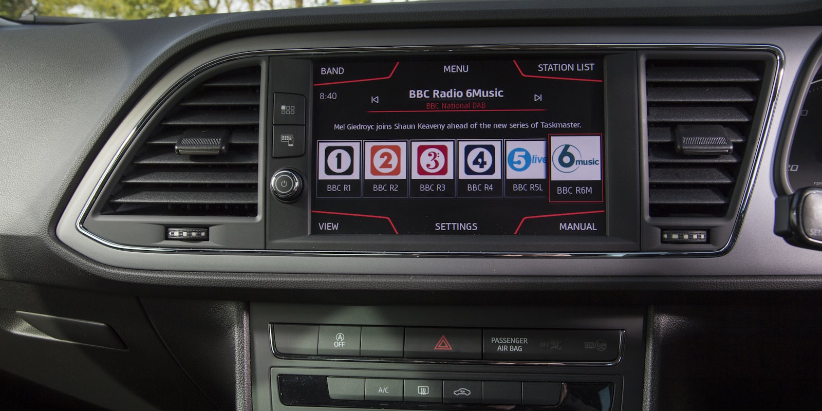 Seat Leon Interior And Infotainment Carwow