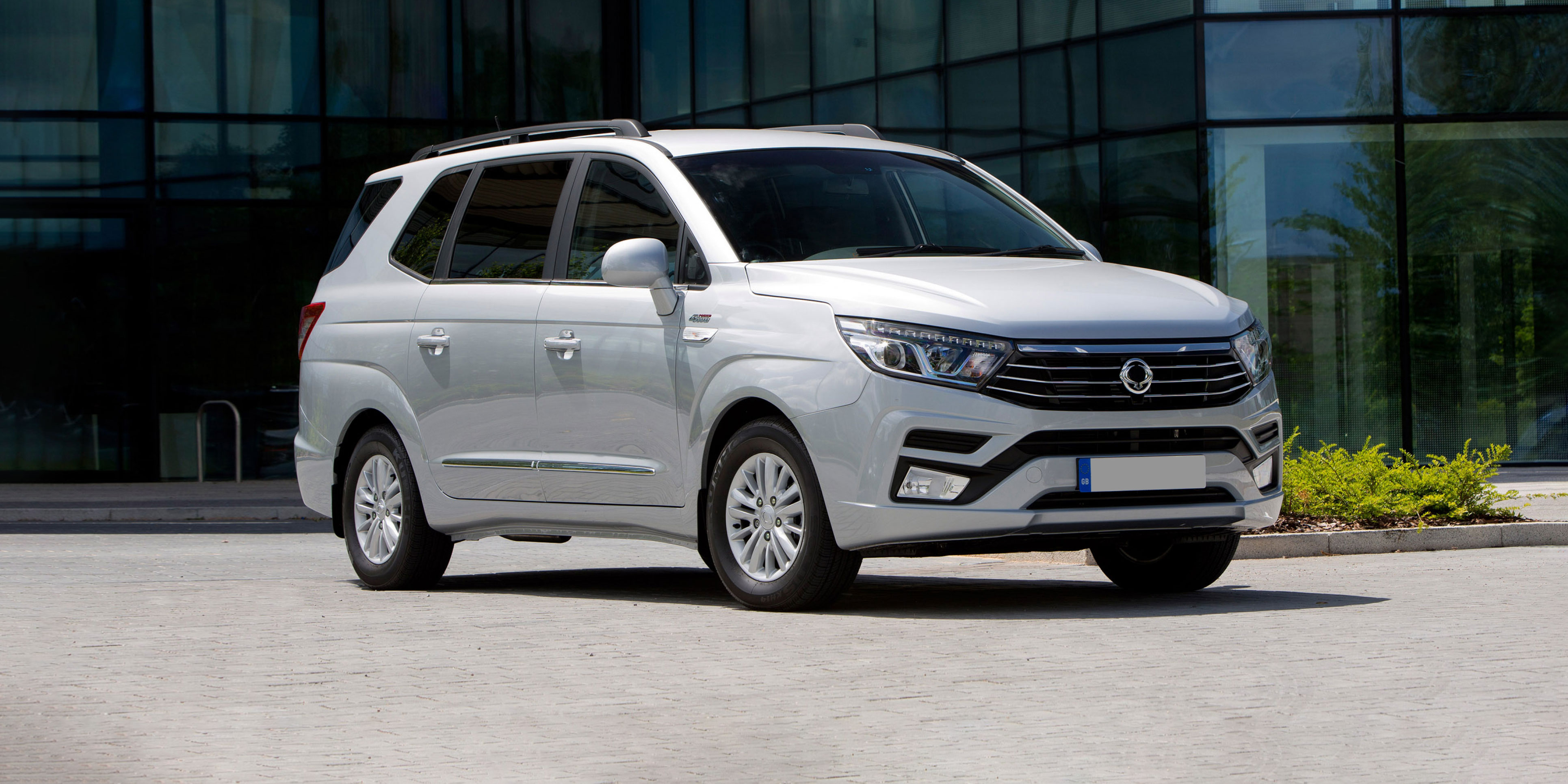 SsangYong Turismo Review 2025 Drive Specs Pricing Carwow