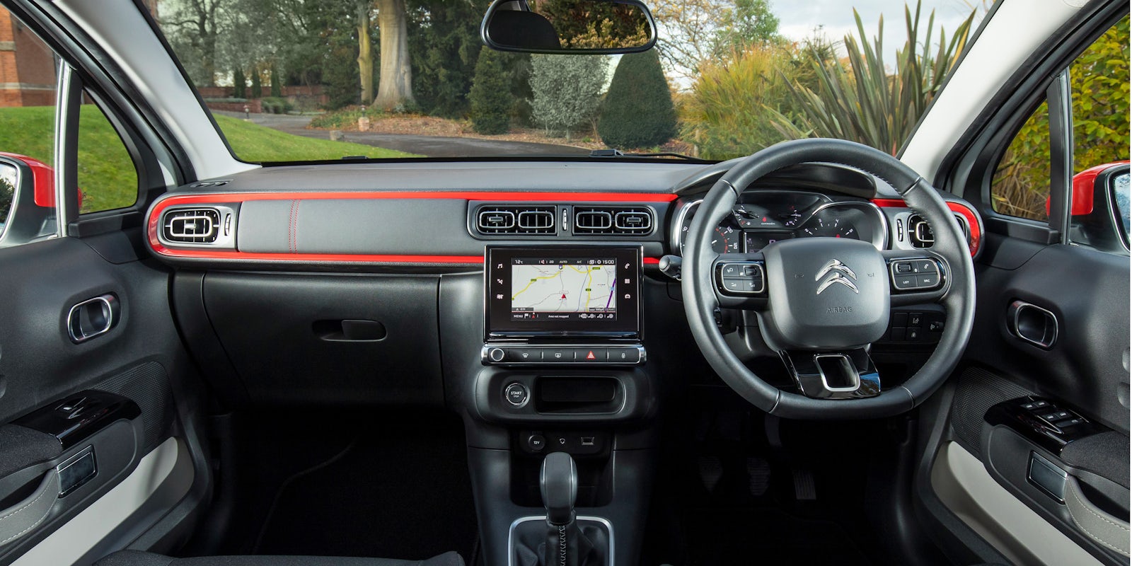 Citroen C3 Interior & Infotainment | carwow Citroen C3 Interior & Infotainment | carwow