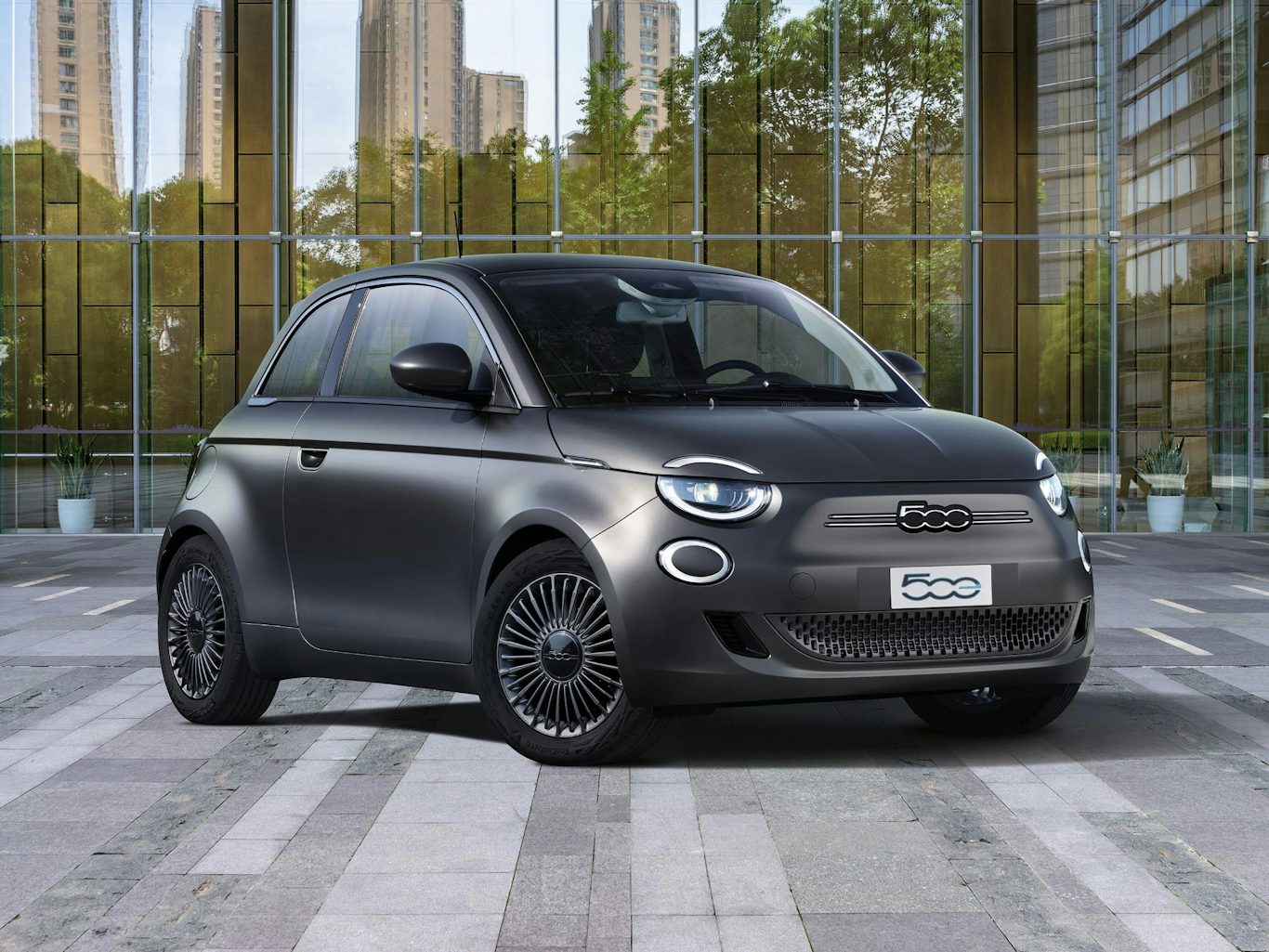 new-fiat-500-and-500c-electric-car-prices-announced-specs-and-release
