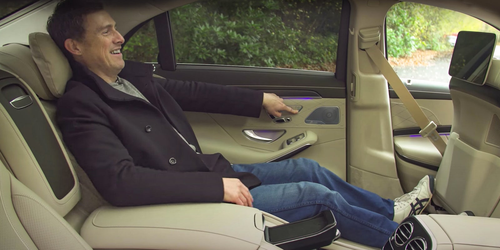 Top 10 Cars With The Most Legroom Carwow Cars With Most Rear Legroom 2022