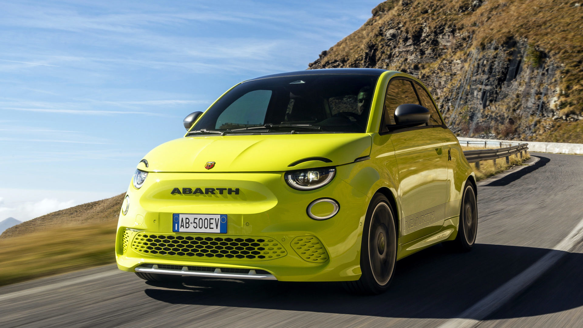 New electric Abarth 500e revealed: price, specs and release date | carwow