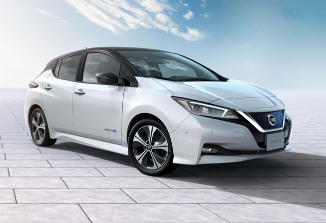 Nissan Leaf Review | carwow