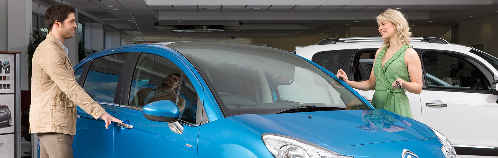 Survey shows pushy salespeople put off car buyers carwow