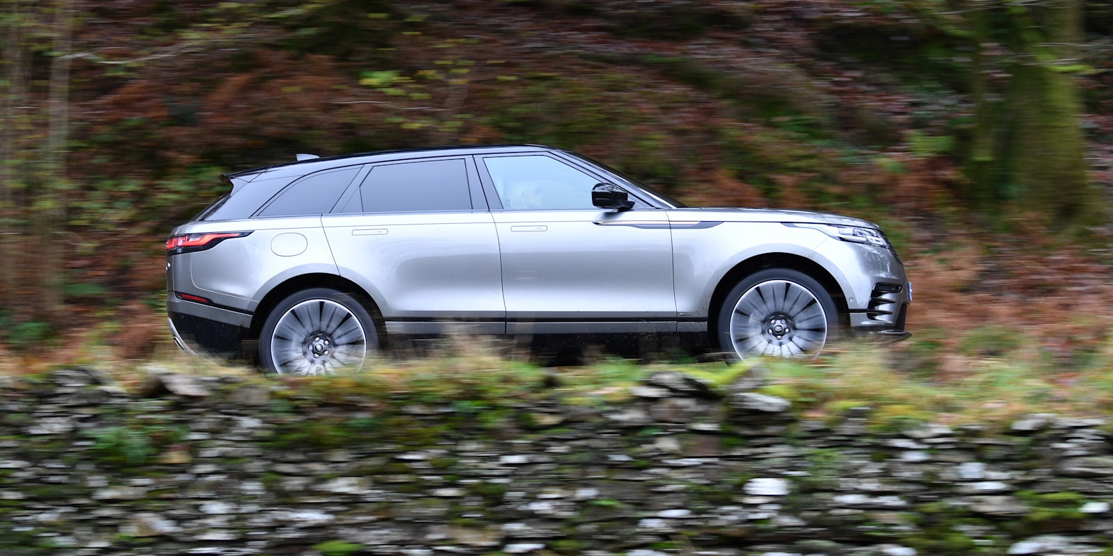 Land Rover Range Rover Velar Review | carwow